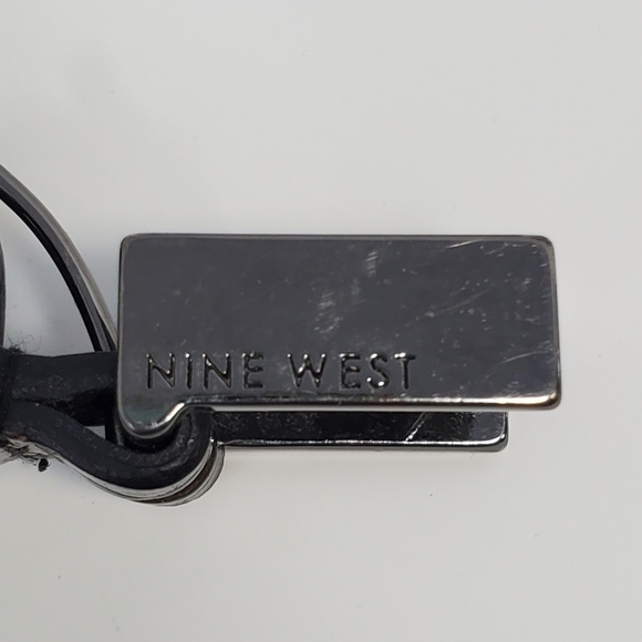 NINE WEST EMBOSSED LEATHER BELT SILVER TONE BUCKLE WOMEN SIZE MEDIUM ITALIAN - Picture 6 of 16